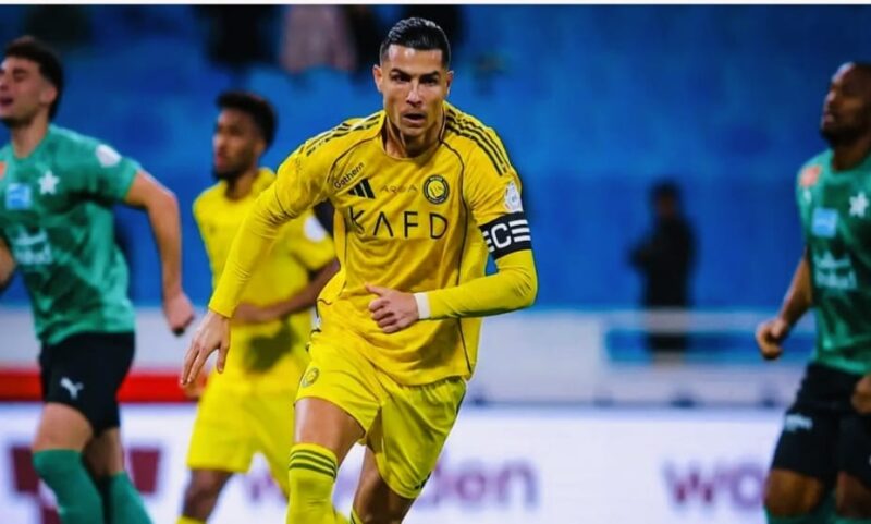 Cristiano Ronaldo berusaha membawa Al Nassr menang atas Al Feiha meski gagal mengeksekusi penalti.