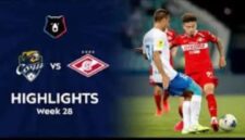 Pemain Spartak Moscow merayakan gol kemenangan 3-2 atas PFC Sochi di Liga Rusia. 