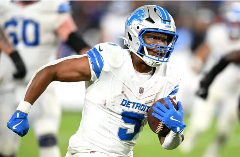 Detroit Lions resmi menukar David Montgomery ke Houston Texans jelang musim baru NFL.