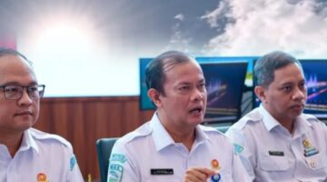 Pejabat Badan Meteorologi, Klimatologi, dan Geofisika (BMKG) memaparkan prakiraan musim kemarau 2026 yang diprediksi datang lebih awal dan mencapai puncak pada Agustus.