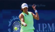 Petenis Indonesia Janice Tjen saat bertanding dalam turnamen tenis internasional Indian Wells.