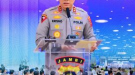 Kapolda Jambi memimpin rapat koordinasi lintas sektoral persiapan pengamanan Operasi Ketupat 2026 di Aula Gedung Siginjai Polda Jambi.