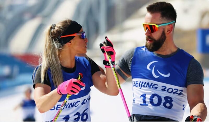 Oksana Masters dan Aaron Pike dikenal sebagai pasangan atlet Paralimpiade yang sama-sama berprestasi di olahraga musim dingin.