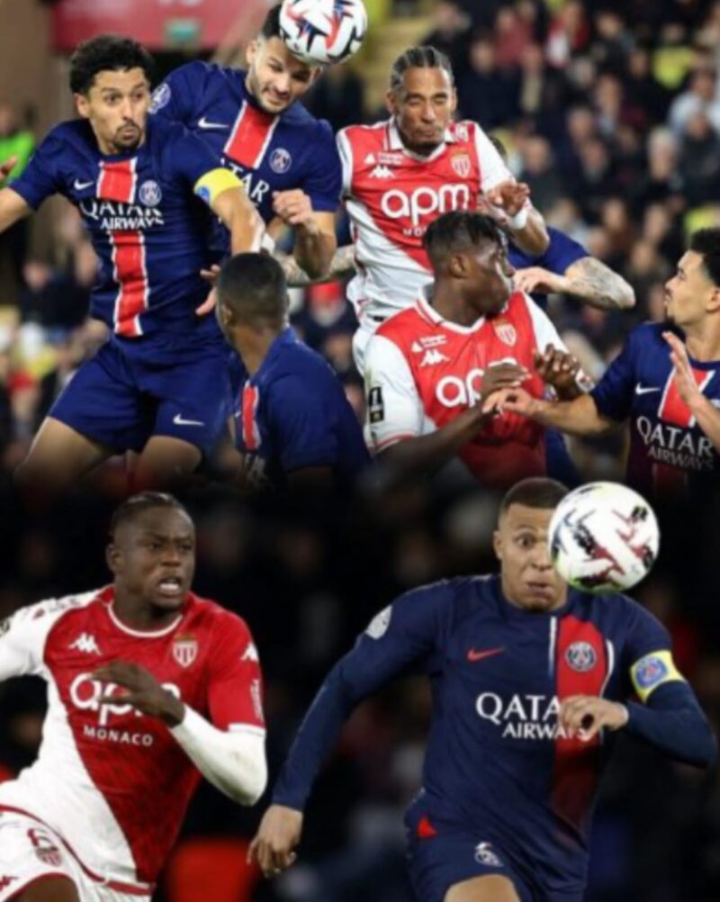Pemain Monaco merayakan gol ke gawang PSG pada pertandingan Ligue 1 di Parc des Princes.