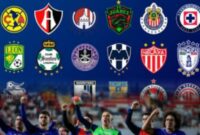 Guillermo Martínez merayakan gol kemenangan Pumas saat menghadapi Necaxa di Stadion Victoria.