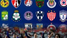 Guillermo Martínez merayakan gol kemenangan Pumas saat menghadapi Necaxa di Stadion Victoria.