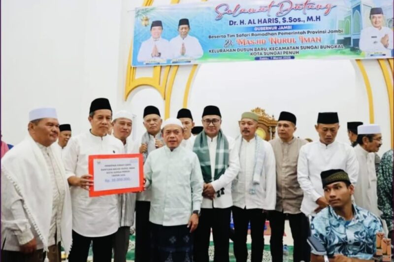Wako Alfin, Wawako Azhar, dan Gubernur Al Haris dalam Safari Ramadhan di Masjid Nurul Iman, Sungai Penuh