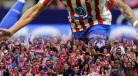 Pemain Atletico Madrid merayakan gol kemenangan saat mengalahkan Real Sociedad dengan skor 3-2 dalam pertandingan Liga Spanyol di Stadion Metropolitano, Madrid.