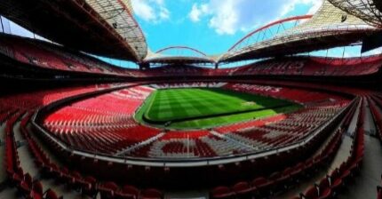 Nicolas Otamendi saat pertandingan Benfica vs FC Porto di Liga Portugal.