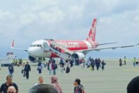 Pesawat AirAsia menambah rute penerbangan Surabaya–Makassar yang terhubung ke Luwuk, Palu, dan Kendari untuk memperkuat konektivitas Indonesia Timur