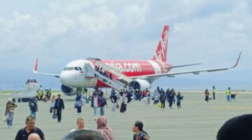 Pesawat AirAsia menambah rute penerbangan Surabaya–Makassar yang terhubung ke Luwuk, Palu, dan Kendari untuk memperkuat konektivitas Indonesia Timur