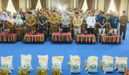 Wawako Sungai Penuh Azhar Hamzah launching bantuan pangan 2026