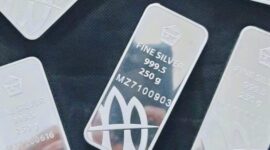 Harga perak batangan Antam turun Rp2.000 dan kini dibanderol Rp51.100 per gram pada perdagangan terbaru.