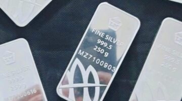 Harga perak batangan Antam turun Rp2.000 dan kini dibanderol Rp51.100 per gram pada perdagangan terbaru.