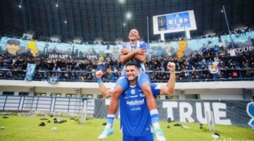 Persib Bandung mencatat rekor sempurna dalam 13 laga kandang di Stadion Gelora Bandung Lautan Api.