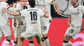 Borussia Mönchengladbach meraih kemenangan penting 2-0 atas FC St. Pauli dalam lanjutan Bundesliga.