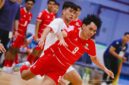 Pemain Timnas Futsal Indonesia berduel dengan Vietnam pada semifinal Piala AFF Futsal 2026. Indonesia menang tipis 3-2 dan memastikan tiket ke final.