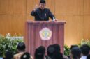 Presiden Prabowo Subianto menegaskan pentingnya menjaga jati diri bangsa dengan menghormati budaya sendiri di tengah derasnya pengaruh budaya asing.
