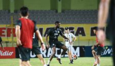 PSS Sleman menghadapi tekanan dari Barito Putera dalam laga krusial demi mempertahankan posisi puncak klasemen Championship 2025/2026 di Stadion 17 Mei Banjarmasin.