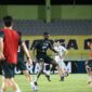 PSS Sleman menghadapi tekanan dari Barito Putera dalam laga krusial demi mempertahankan posisi puncak klasemen Championship 2025/2026 di Stadion 17 Mei Banjarmasin.