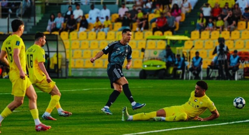 Cristiano Ronaldo mencetak gol saat Al Nassr mengalahkan Al Wasl dengan skor 4-0 pada laga perempat final AFC Champions League Two 2025/2026.