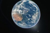 Citra bumi dari luar angkasa yang diambil satelit program Landsat milik NASA untuk memantau kondisi lingkungan dan perubahan iklim global.