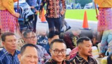 Wali Kota Sungai Penuh Alfin bersama pejabat pusat saat menghadiri Halal Bihalal Perantau Sumbagsel di Griya Agung Palembang