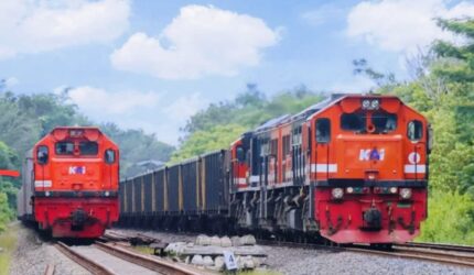 Kereta api angkutan barang tingkatkan efisiensi logistik nasional