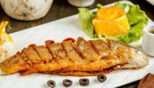 Bandeng presto goreng crispy dengan tekstur renyah di luar dan lembut di dalam, cocok untuk menu makan siang keluarga.