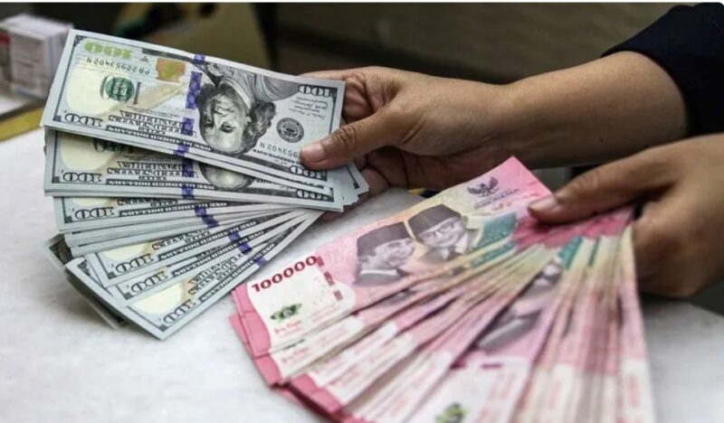 Rupiah berpotensi menguat seiring membaiknya kondisi ekonomi global dan meredanya gangguan pasokan