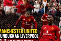 Pemain Manchester United merayakan kemenangan dramatis 3-2 atas Liverpool dalam laga sengit di Old Trafford.