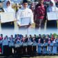 Terima penghargaan  SMPN 18 Kerinci usai upacara Hardiknas 2026 di Kantor Bupati Kerinci