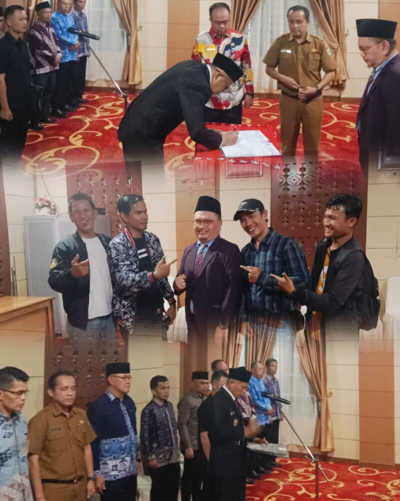 Momen pelantikan dr. Rofi Irman sebagai Direktur RSUD Mayjend H.A. Thalib oleh Wakil Wali Kota Sungai Penuh. 