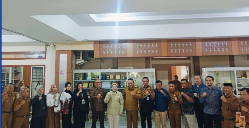 Wali Kota Sungai Penuh Alfin menerima kunjungan DPD RI dan OJK Provinsi Jambi saat membahas penguatan pengembangan UMKM daerah