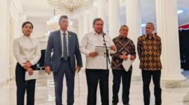 Sejumlah pejabat menyampaikan pernyataan kepada media terkait kebijakan ekonomi, termasuk langkah penguatan rupiah dan pembatasan pembelian dolar AS