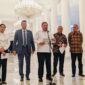 Sejumlah pejabat menyampaikan pernyataan kepada media terkait kebijakan ekonomi, termasuk langkah penguatan rupiah dan pembatasan pembelian dolar AS