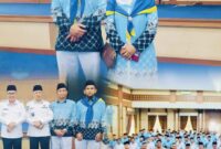 Pasangan suami istri Zaini Febriani dan Santi mengikuti prosesi pelepasan Jamaah Calon Haji Kota Sungai Penuh sebelum berangkat ke Tanah Suci bersama Kloter 23 Embarkasi Batam.