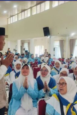Wawako Azhar Hamzah Sambut Jamaah Calon Haji Sungai Penuh di Asrama Haji Jambi