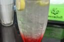 Minuman bersoda mengandung gula tinggi yang dapat berdampak buruk bagi kesehatan jika dikonsumsi berlebihan.