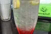 Minuman bersoda mengandung gula tinggi yang dapat berdampak buruk bagi kesehatan jika dikonsumsi berlebihan.