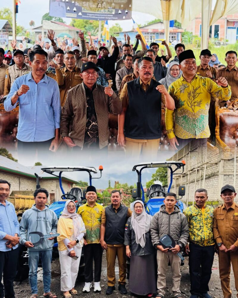 Bupati Kerinci Monadi bersama Anggota DPRD Provinsi Jambi Amrizal saat menghadiri kegiatan reses dan penyerahan bantuan kepada masyarakat di Desa Bengkolan II, Kecamatan Kayu Aro.