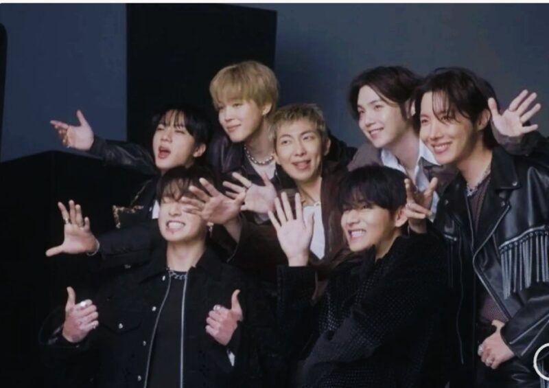 Grup K-Pop BTS dijadwalkan tampil di Stadion Utama GBK Jakarta pada 12 Desember 2026 mendatang.