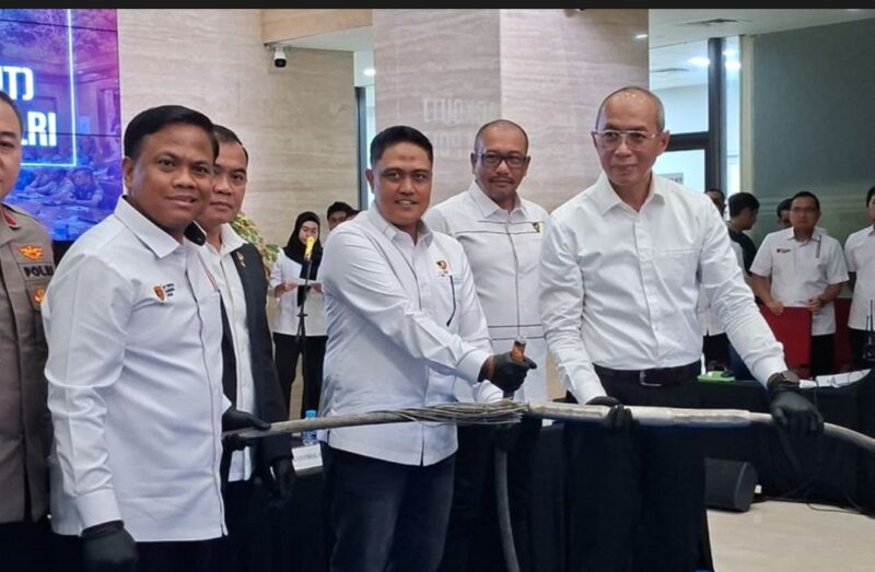 Penampakan kabel SUTET yang diduga memicu blackout massal di sejumlah wilayah Sumatera.