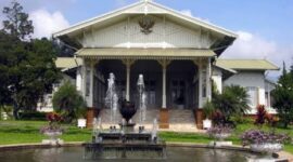 Program Magang Istana Kepresidenan 2026 membuka peluang bagi mahasiswa dan siswa SMK untuk magang langsung di lingkungan pemerintahan pusat.