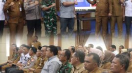Wali Kota Sungai Penuh Alfin bersama Wakil Wali Kota Azhar Hamzah saat meresmikan sistem legalitas kotak amal berbasis QR Barcode bersama Densus 88 Antiteror Polri.
