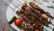 Daging kambing disebut tidak selalu menjadi penyebab utama kolesterol tinggi dan hipertensi jika dikonsumsi secara wajar.