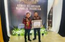 Kejari Jakarta Pusat meraih penghargaan terbaik nasional kategori Kejaksaan Negeri Tipe A dalam ajang Anugerah Komisi Kejaksaan RI 2026 di Jakarta.