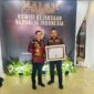 Kejari Jakarta Pusat meraih penghargaan terbaik nasional kategori Kejaksaan Negeri Tipe A dalam ajang Anugerah Komisi Kejaksaan RI 2026 di Jakarta.