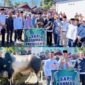 Bupati Kerinci Monadi bersama Wakil Bupati Murison menyerahkan sapi kurban bantuan Presiden RI kepada masyarakat di Masjid Baitul Ikhsan, Desa Kebun Baru, Kecamatan Gunung Raya.