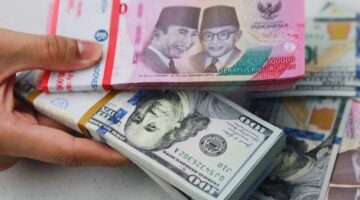 Nilai tukar rupiah terhadap dolar AS kembali melemah hingga mendekati Rp18.000 per dolar AS.